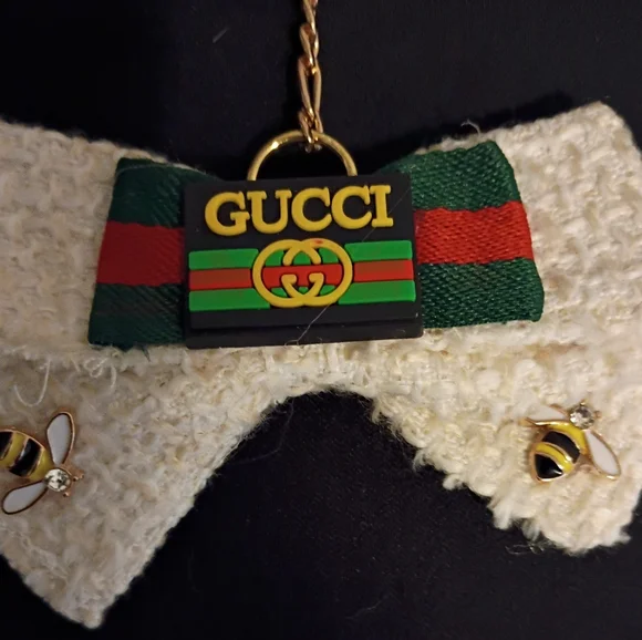 Cream Bow Key Holder with Gold Chain - Picture 3 of 4